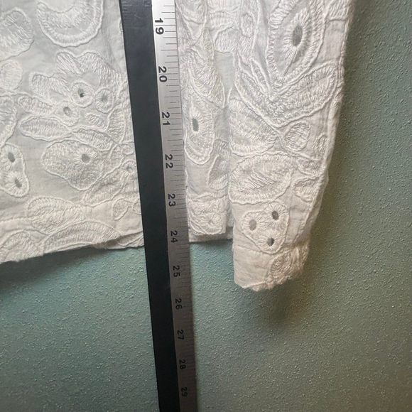 Women's Elie Tahari Embroidered Eyelet Cotton Button Down Cottagecore Shirt M - Picture 7 of 9